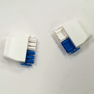 6 WAY SOCKET c/w STRAIN RELIEF WHITE/BLUE